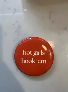 CustomHatsNow.Com - Magnetic Badge