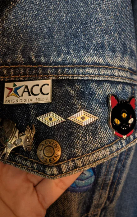 CustomHatsNow.Com - Hard Enamel Pin