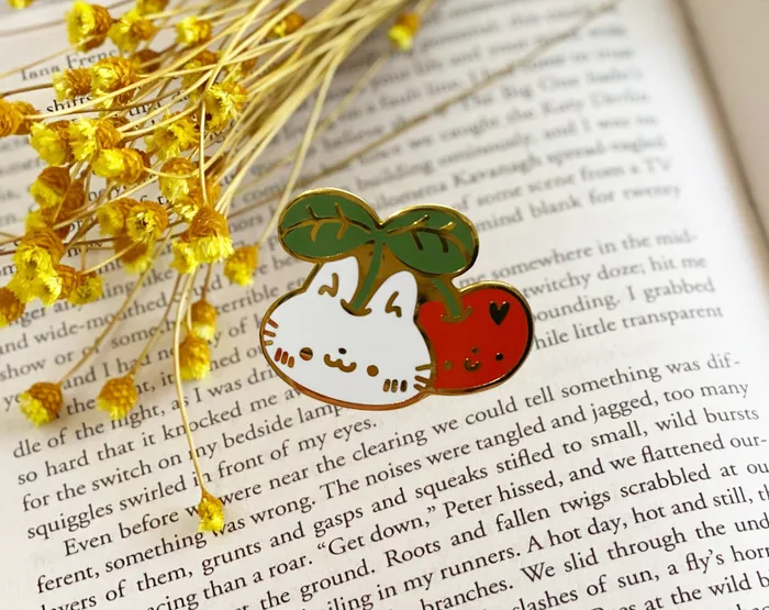 CustomHatsNow.Com - Hard Enamel Pin