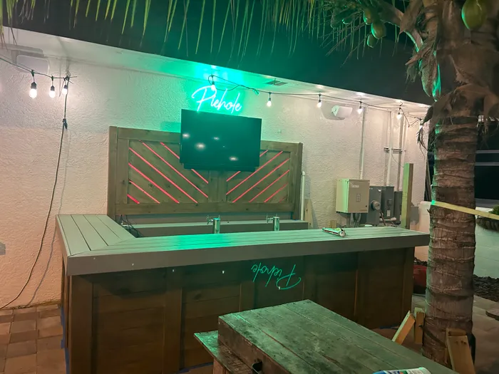 CustomHatsNow.Com - Custom Neon Sign