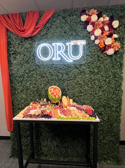 CustomHatsNow.Com - Artwork Neon Sign