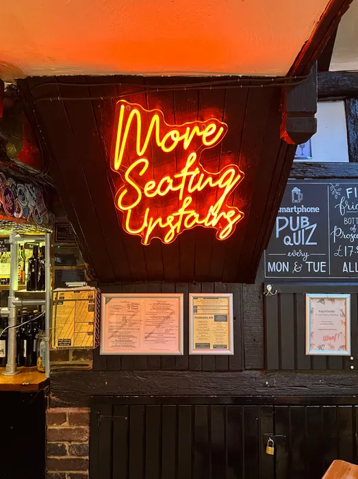 CustomHatsNow.Com - Custom Neon Sign