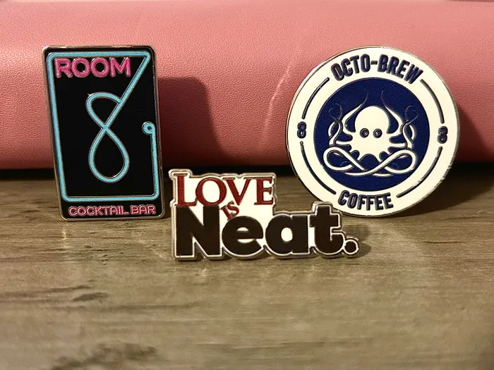 CustomHatsNow.Com - Hard Enamel Pin