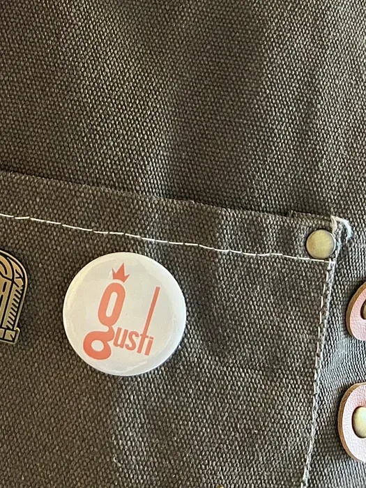 CustomHatsNow.Com - Round Button