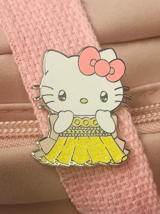 CustomHatsNow.Com - Hard Enamel Pin