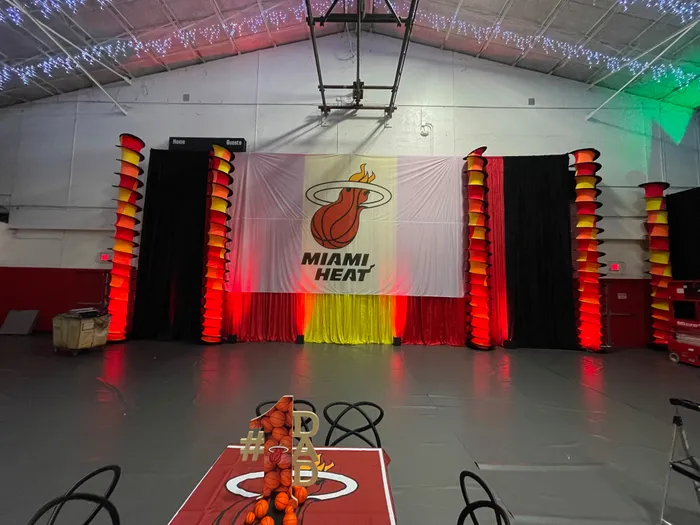 CustomHatsNow.Com - Crowd Flag