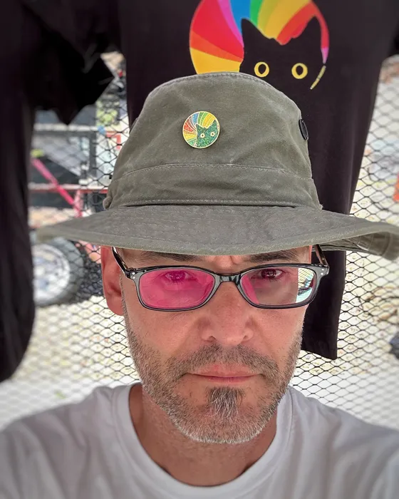 CustomHatsNow.Com - Hard Enamel Pin