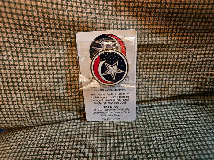 CustomHatsNow.Com - Hard Enamel Pin