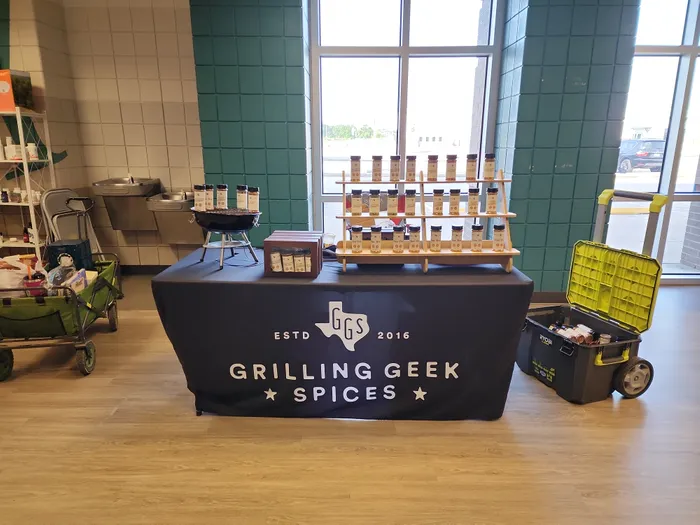 CustomHatsNow.Com - Custom Rectangle Table Covers