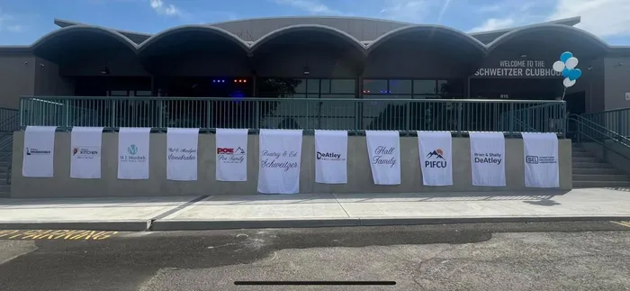 CustomHatsNow.Com - Custom Fabric Banners