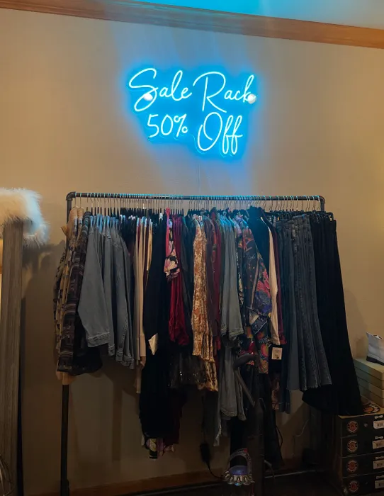 CustomHatsNow.Com - Custom Neon Sign