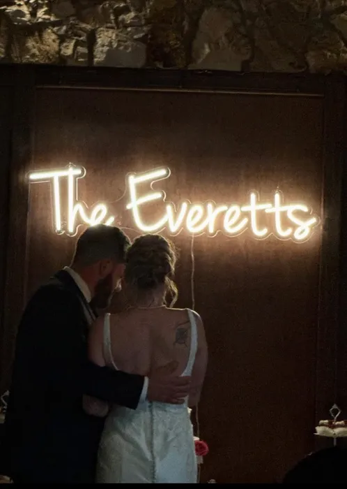 CustomHatsNow.Com - Custom Neon Sign