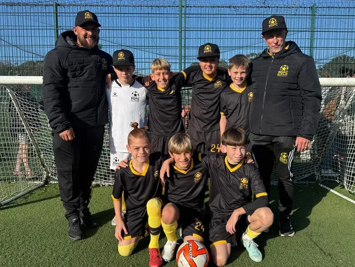 CustomHatsNow.Com - Snapback Cap