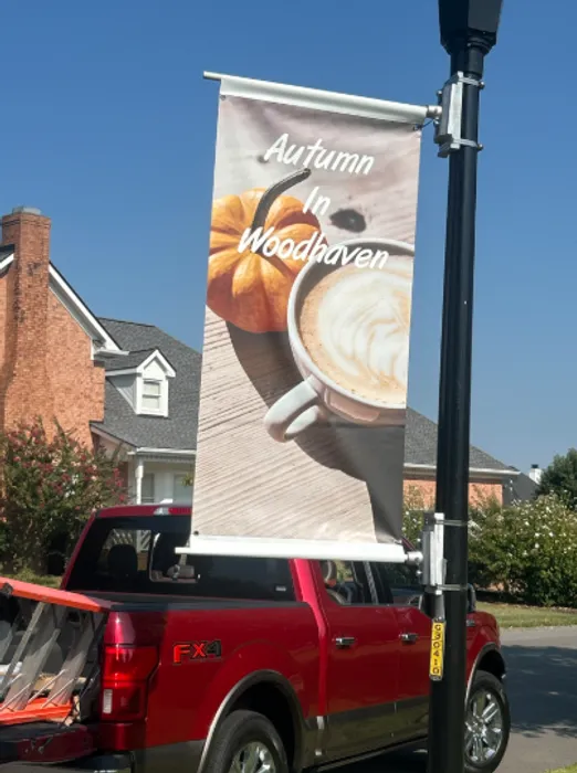 CustomHatsNow.Com - Pole Banners