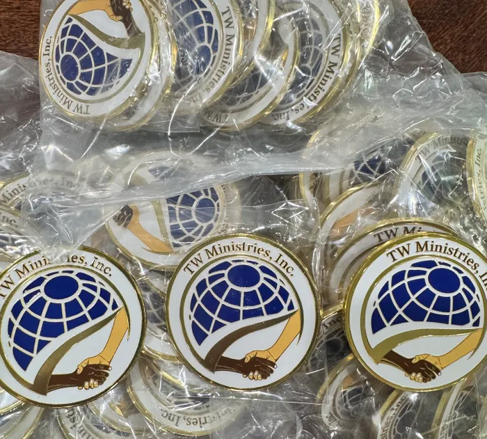 CustomHatsNow.Com - Hard Enamel Pin