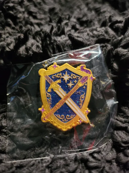 CustomHatsNow.Com - Hard Enamel Pin
