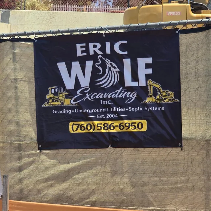 CustomHatsNow.Com - Custom Vinyl Banners