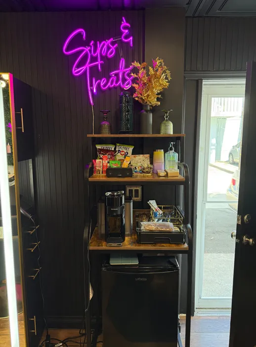 CustomHatsNow.Com - Custom Neon Sign