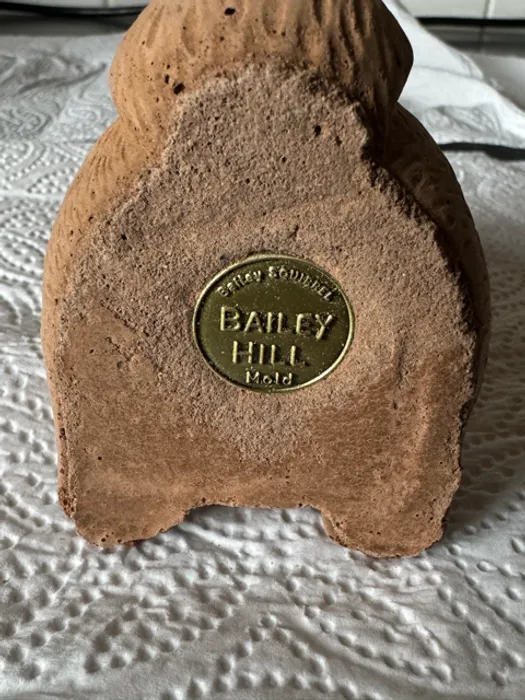 CustomHatsNow.Com - Die Struck Pin