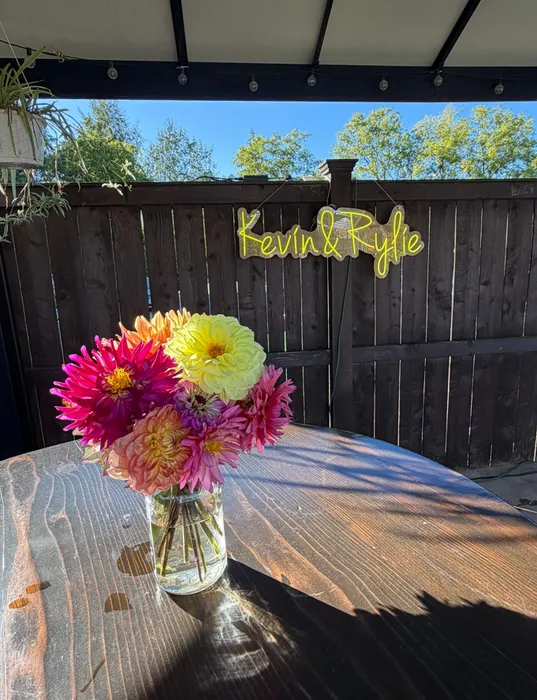 CustomHatsNow.Com - Custom Neon Sign